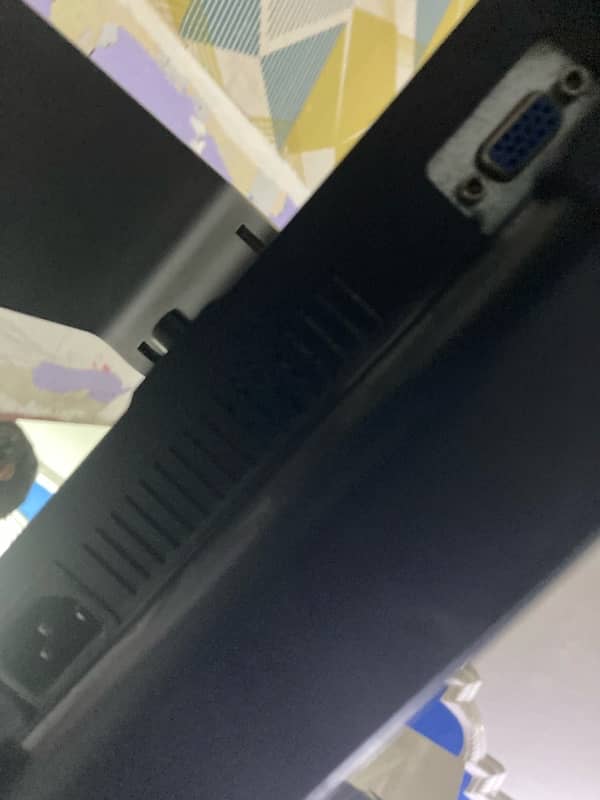 DELL MONITOR FOE SELL 3