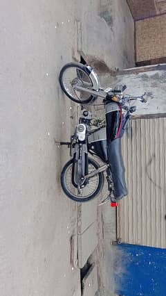 Yara model bike okay condition 95% condition