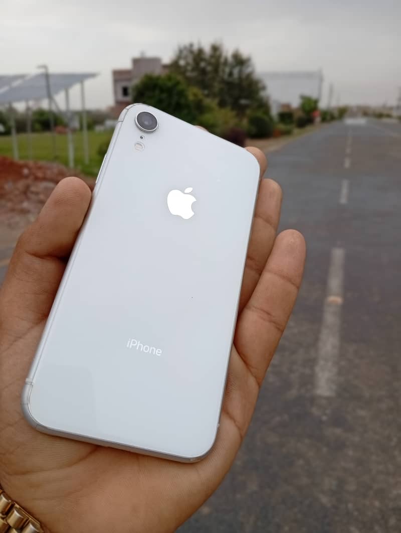 Apple iPhone XR 0