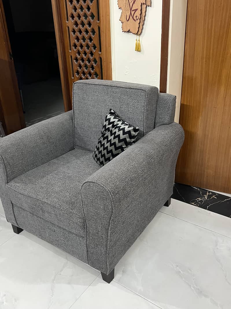 Single seater sofa 1