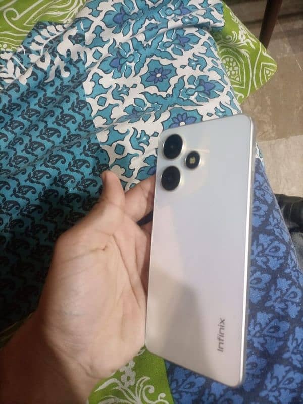 Infinix hot 30 8+8/128 1