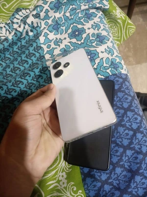 Infinix hot 30 8+8/128 5