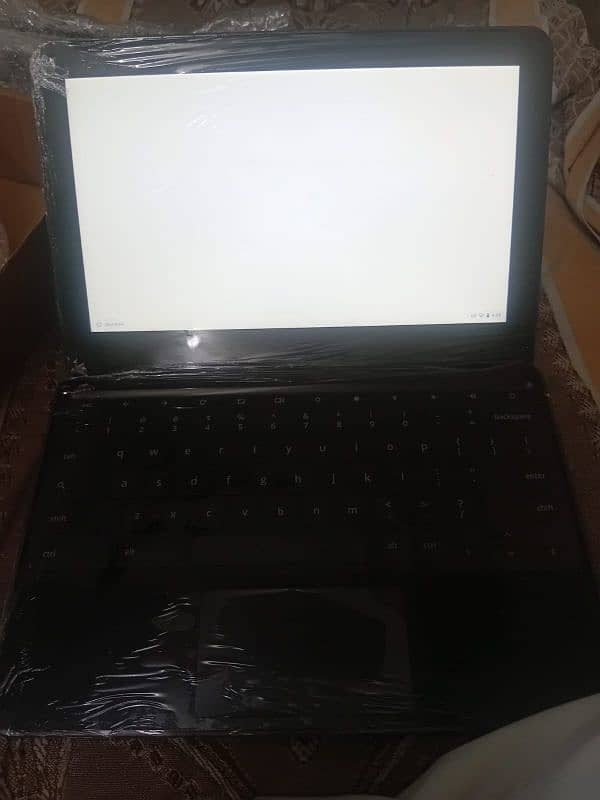 ASUS C202S Chromebook 3