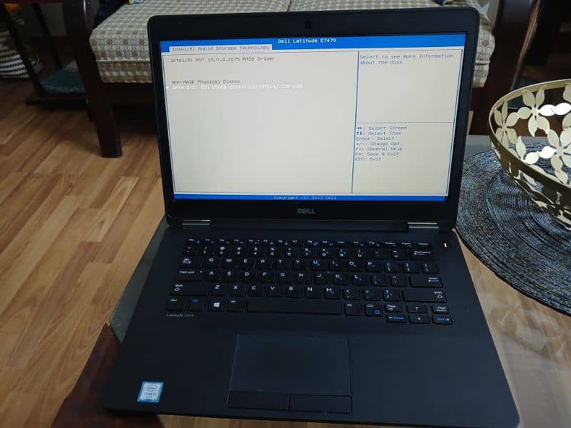 Dell Latitude E7470 1