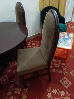 dining Table with 4 x. chairs