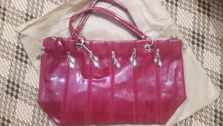 Stylish Shoulder/Handbag for Sale – Perfect for Every Occasion!