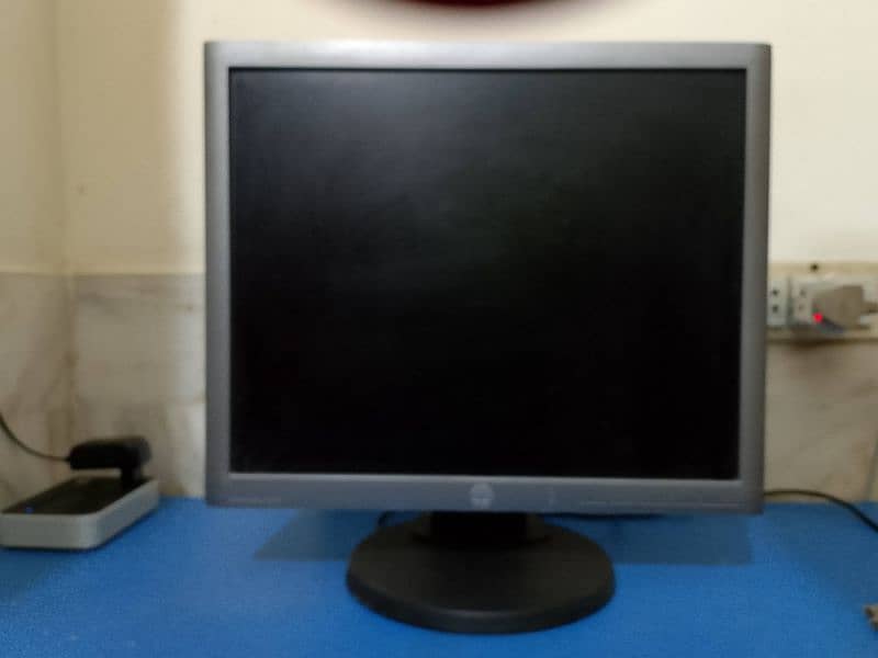 HP EliteDisplay E190i For Sale 0
