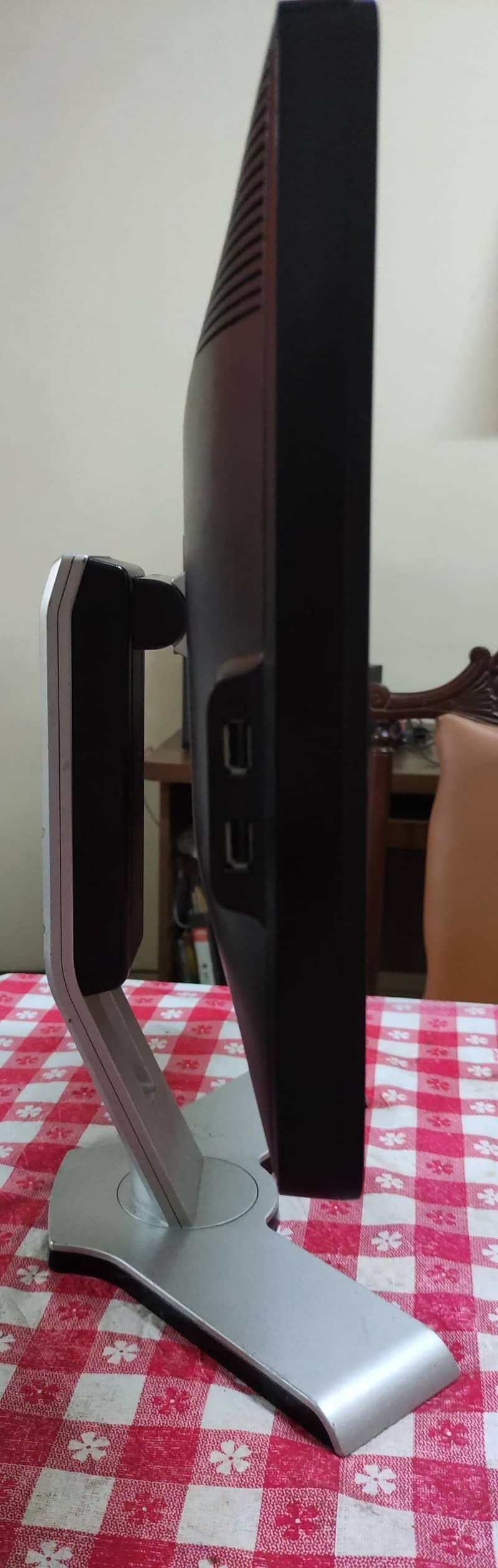DELL WIDE SCREEN FLAT PANEL MONITOR. . .  . . . . . ( 0334-3105541 ) 4