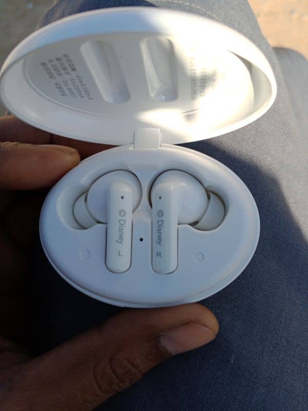 imported airbuds aur watch sasty rate men 4
