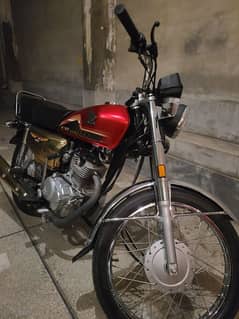 Honda Gold 125 Self