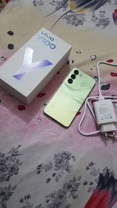 vivo y100 8+256gb with box charger