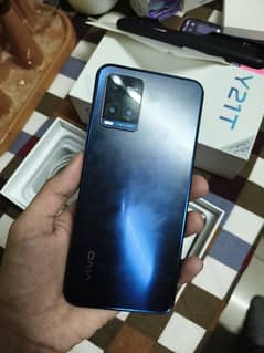 vivo Y21 t (9.5/10) condition, with box and charger