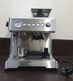 Brand New Coffee Machine with Built-in Grinder