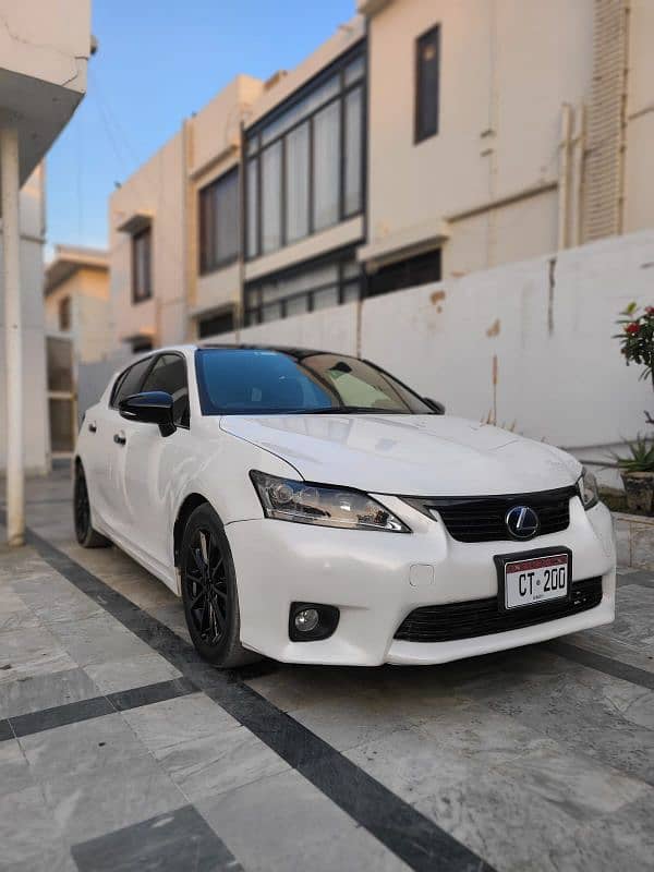 Lexus CT200h 2011 0