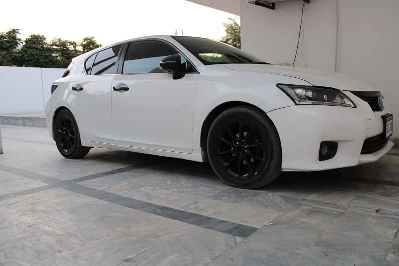 Lexus CT200h 2011 10