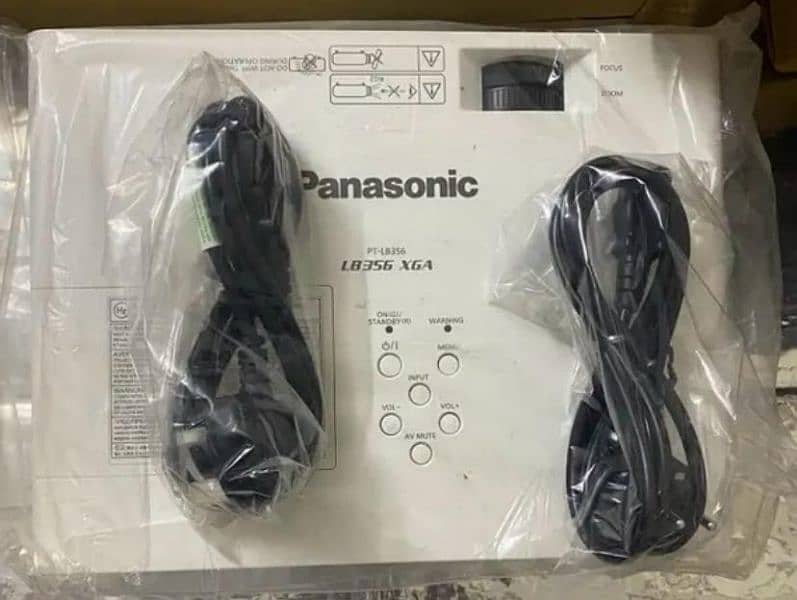 Panasonic PT-LB356 PROJECTOR read description 1