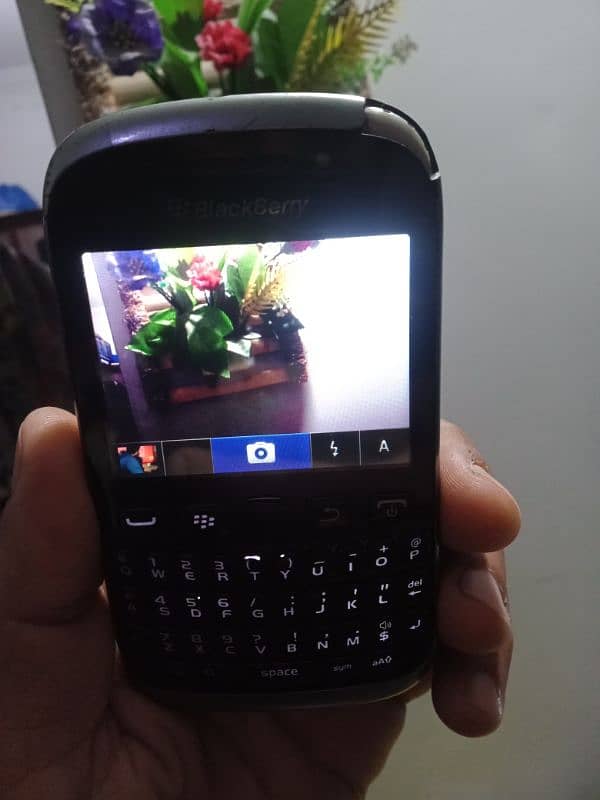 blackberry curve  UK model urgent sale non pta 4
