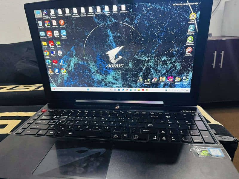 Gaming Laptop Gigabyte Aorus  4k 15.6 Core I 7 For Sale 1