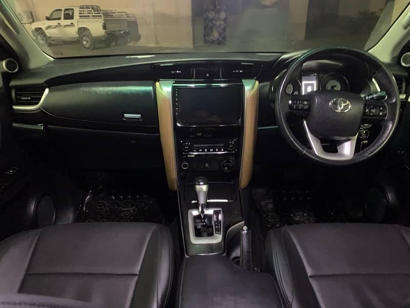 Toyota Fortuner 2017 10