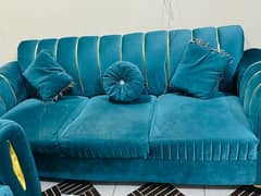 5 scatter   sofa set  colour c green  use 5 months