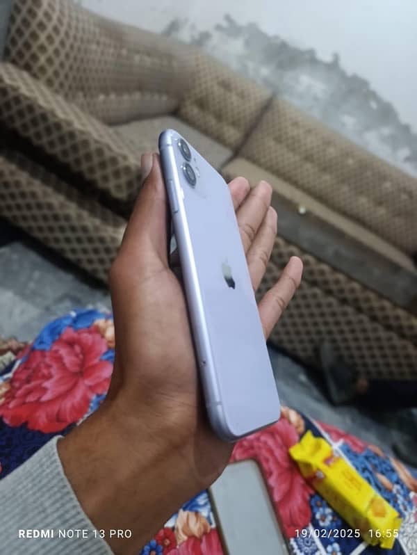 iPhone 11 (128gb) non pta factory unlock with box 3