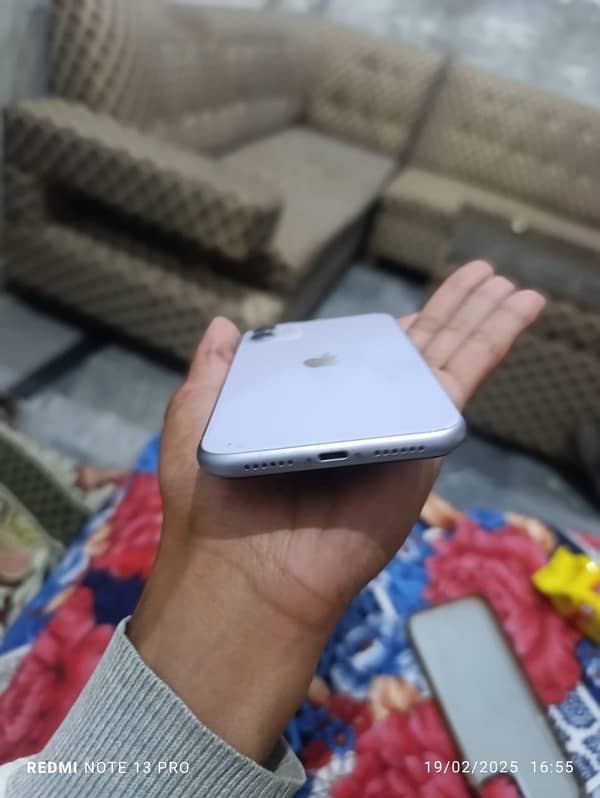 iPhone 11 (128gb) non pta factory unlock with box 4