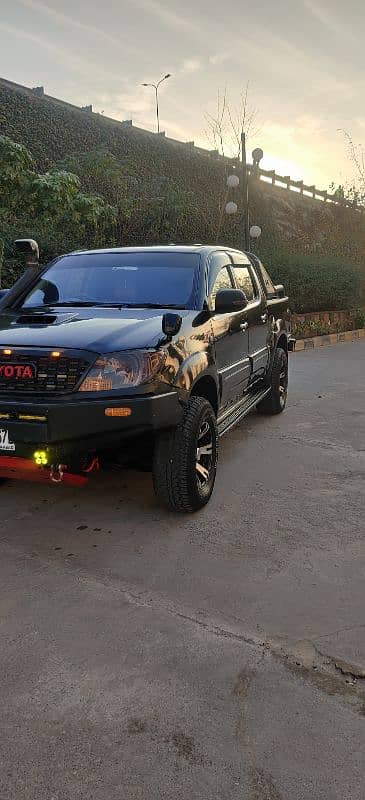 Toyota Hilux 2005 4