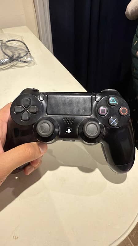 PlayStation 4 Slim 4