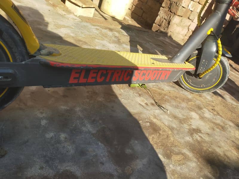 Electric scooter full new condition 1