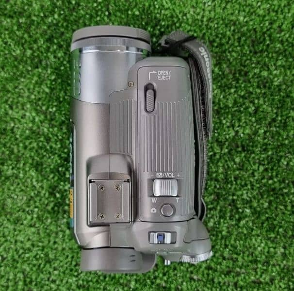 camcorder and digital camera 4