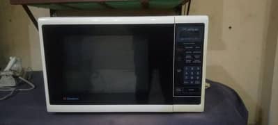 full size 42L Dawlance microwave oven