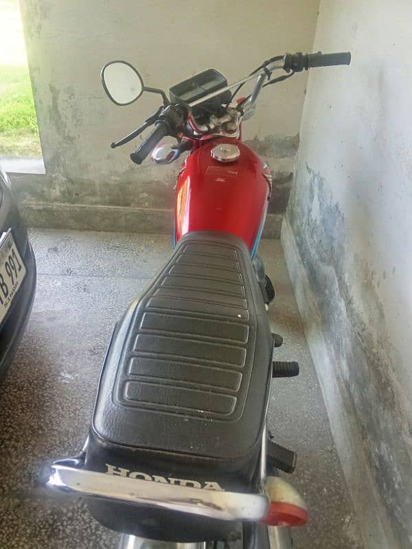 Honda 125 for Sale.  contact on 03171494693 only 1