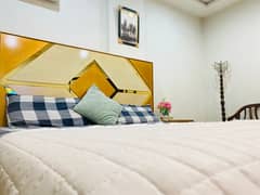 Vip furnished apartment short saty and daily basis and monthly basis for rent bahria town lahore