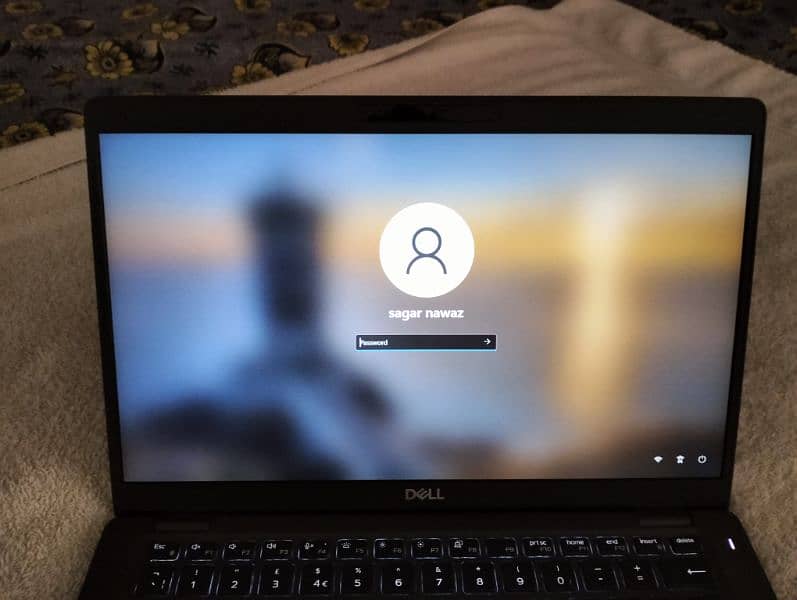 dell latitude e5400 i5 8th gn touch screen 8/256 gb ssd windows 11 16