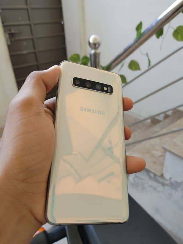 Samsung s10 3