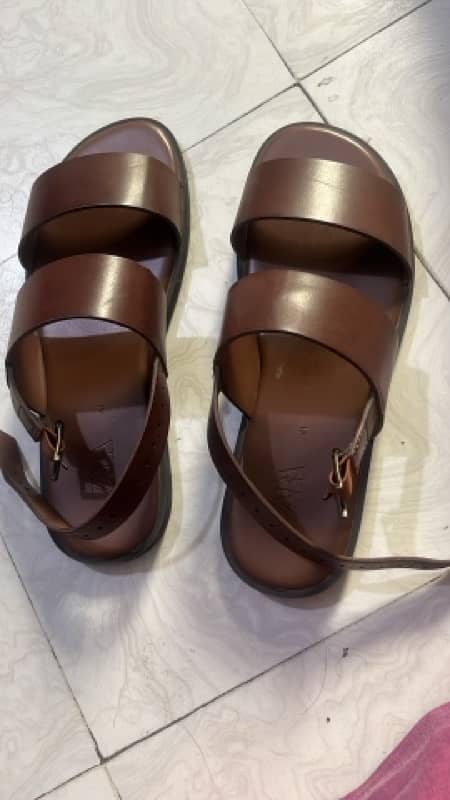 selling me brand new Zara man sandal 1
