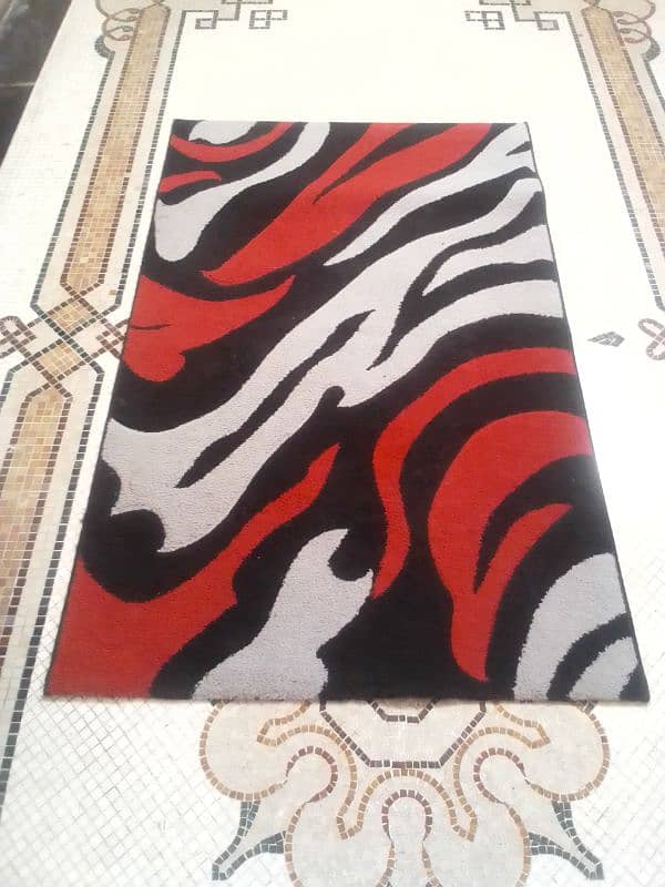 carpet for sale bhout Kam used hua hai condition a6i hai 0