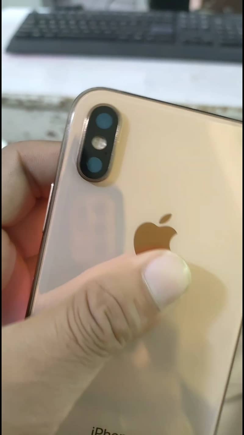 Apple iPhone XS 1