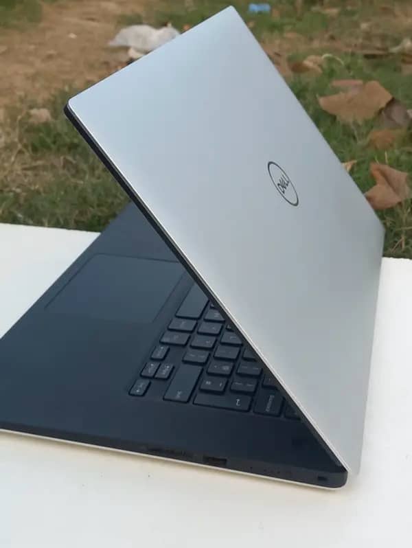 Dell Precision 5540  i9 9th generation 10/10 1