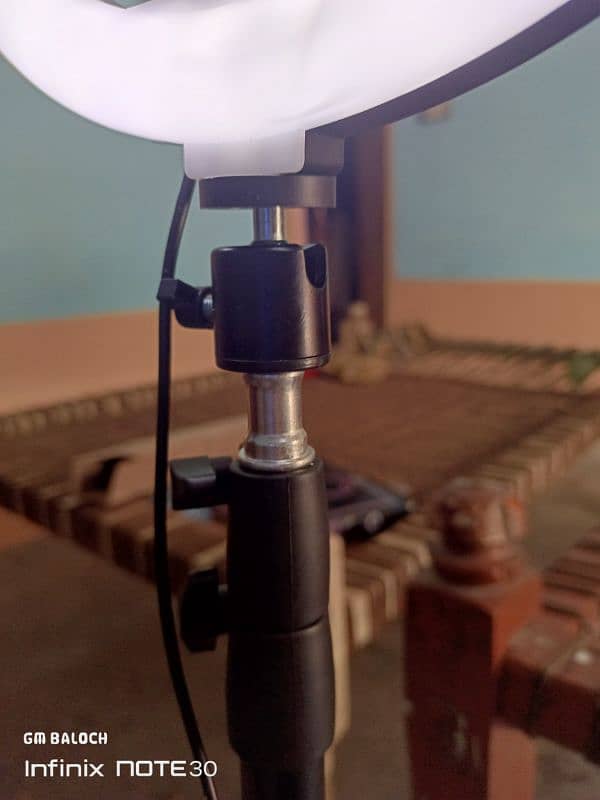 7 feet Tripod with ring light 2