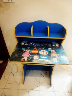 Kids study table used 9/10 excellent condition, almost new