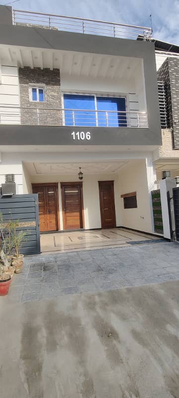 Luxurious 7 Marla Double Storey House For Sale Short Corner 18