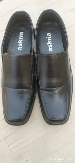 Very Good condition used black color Shoes available for sale