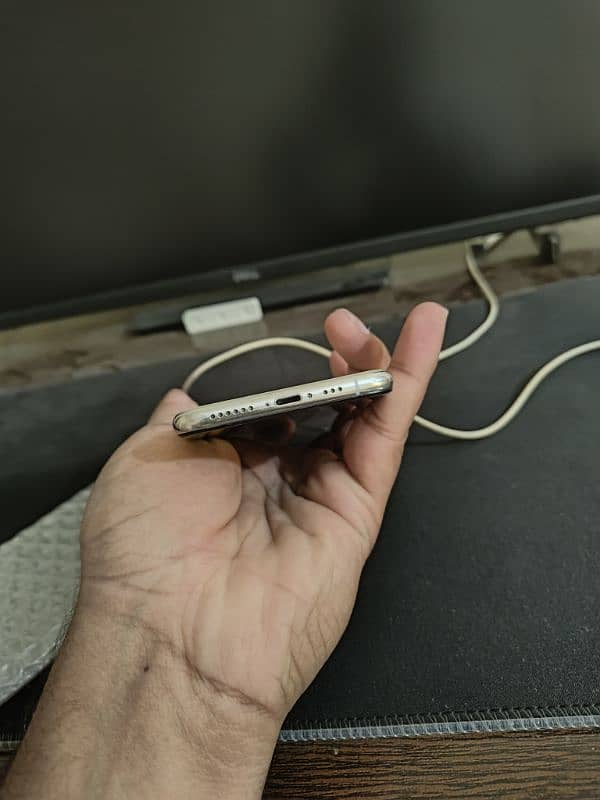 iphone xs PTA approved 2