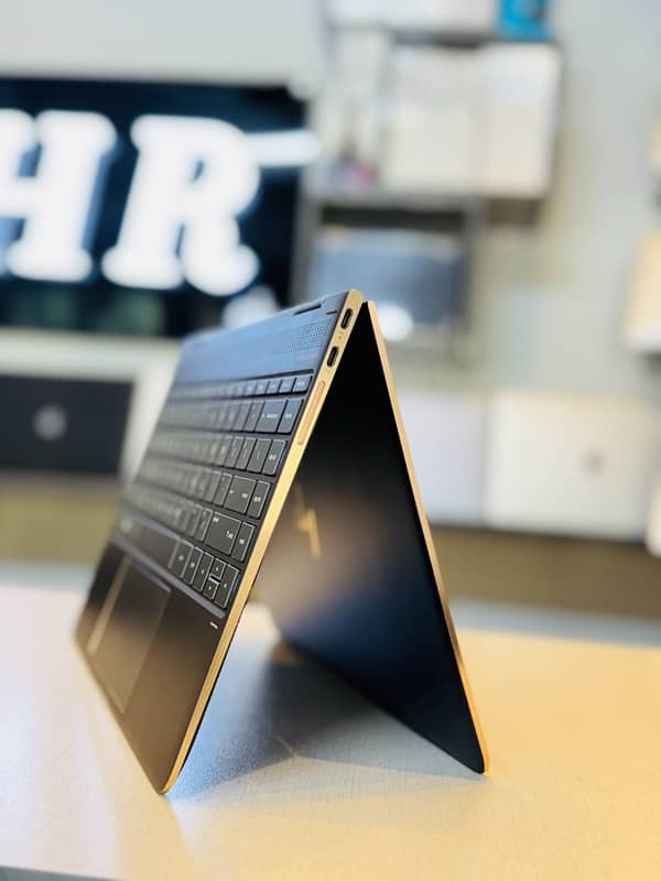 HP SPECTRE X360 TOUCH 4k display GOLD THEME Core i7 16GB RAM 256GB NVM 2