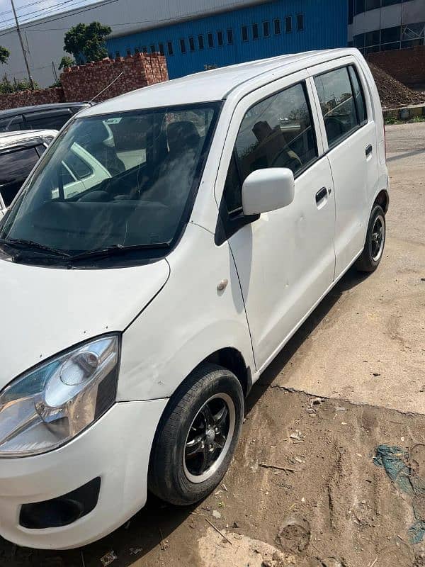 Suzuki Wagon R 2018 3