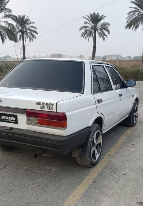 Nissan Sunny 1987 5