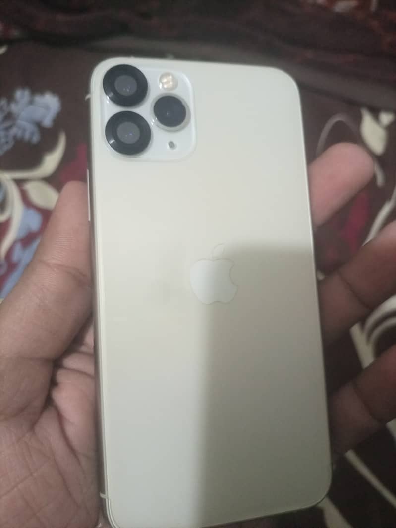 Apple iPhone 11 Pro 7