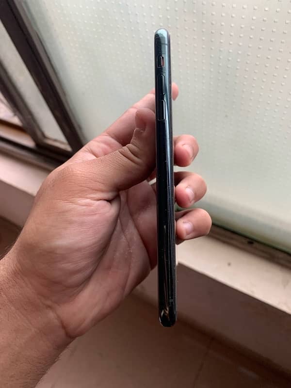 iPhone 11 Pro Max NON PTA 1