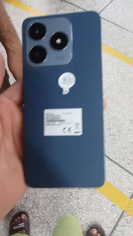 realme C63 4